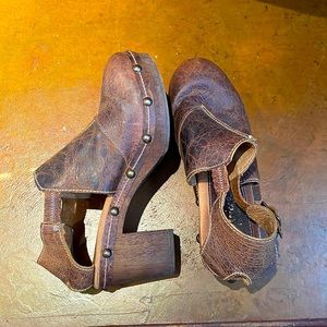 Sbicca Women’s Clogs Size 10